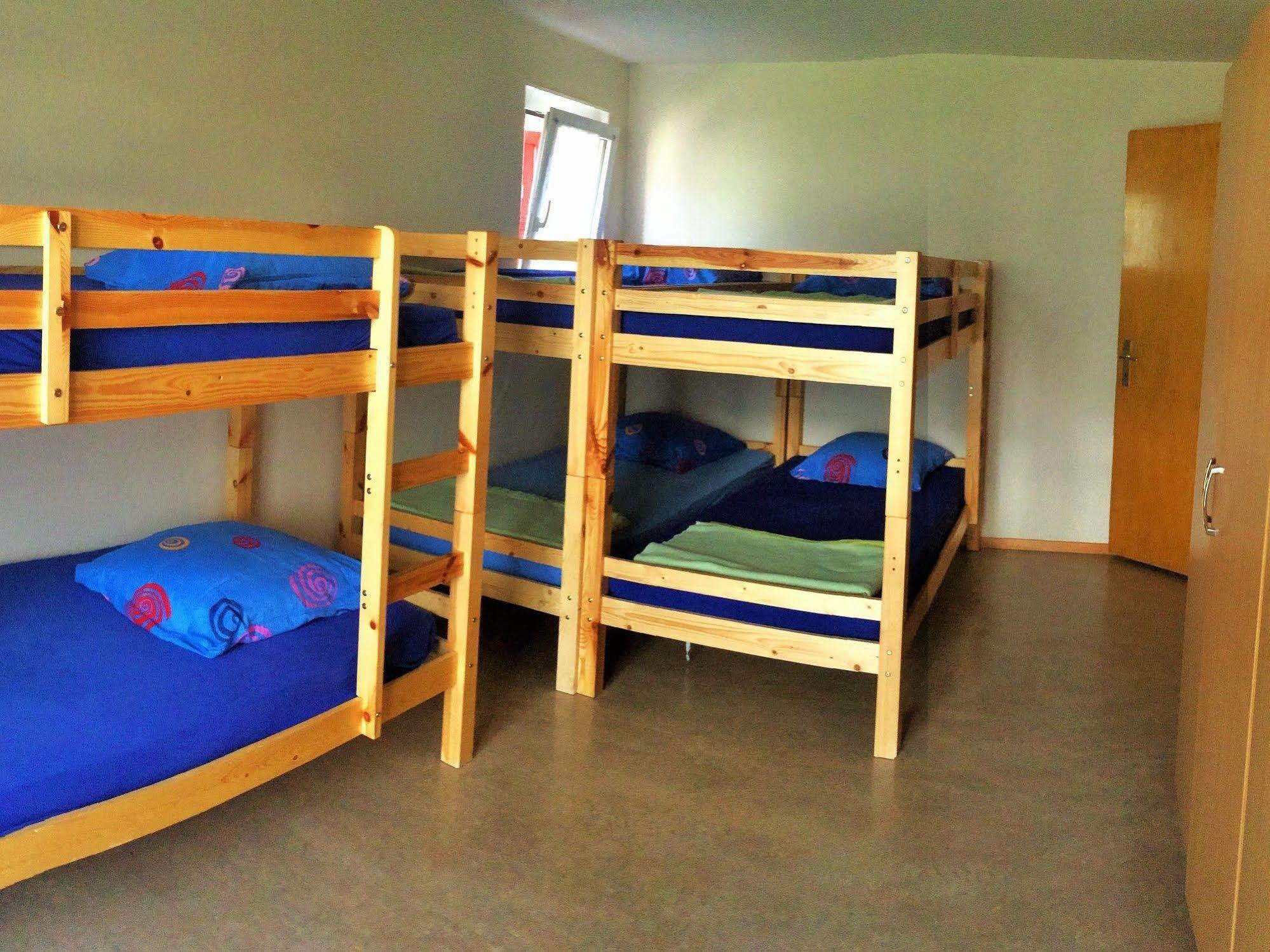 Gruppenhaus Rosy Hostel Grächen Екстериор снимка