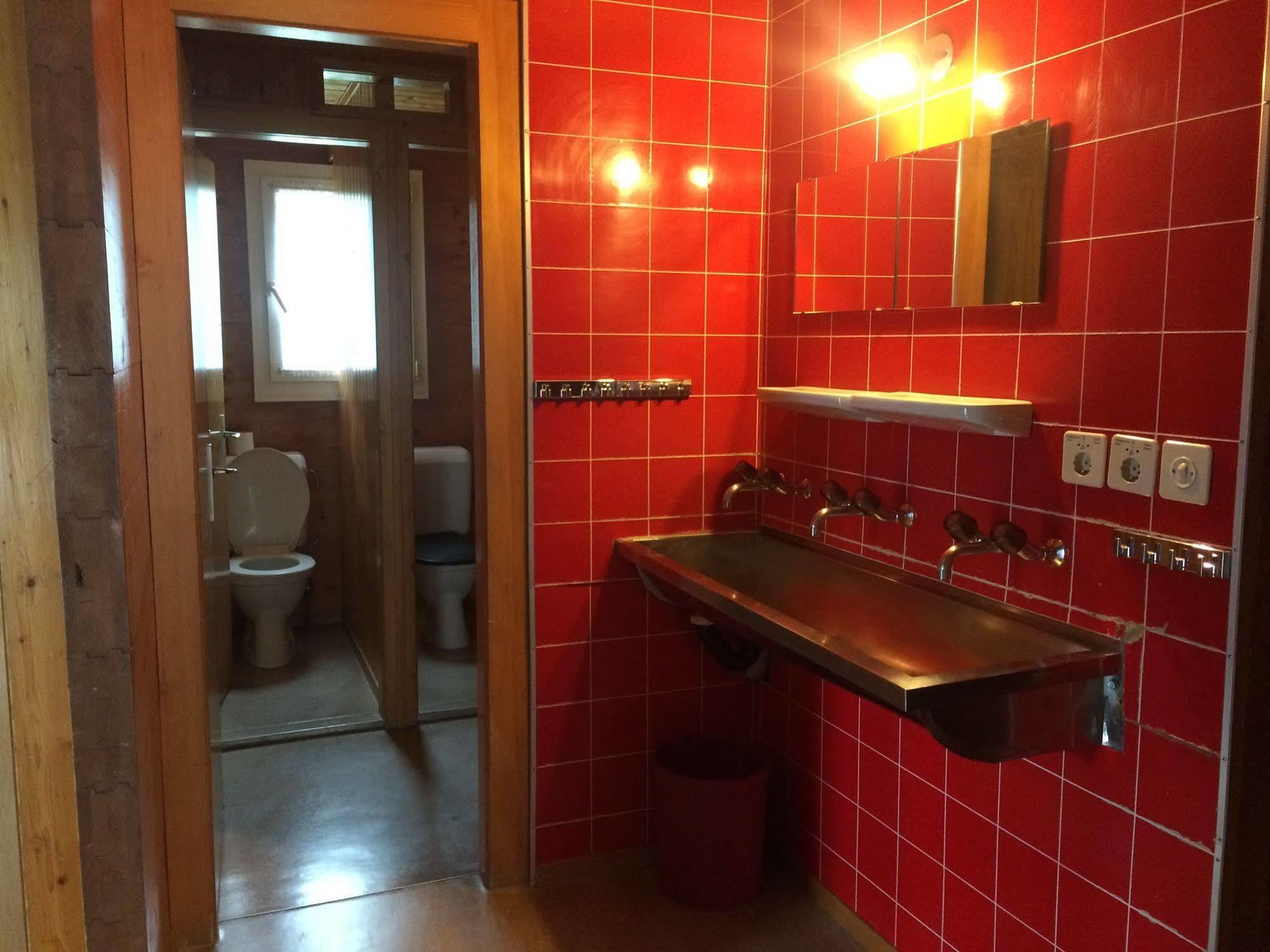Gruppenhaus Rosy Hostel Grächen Екстериор снимка