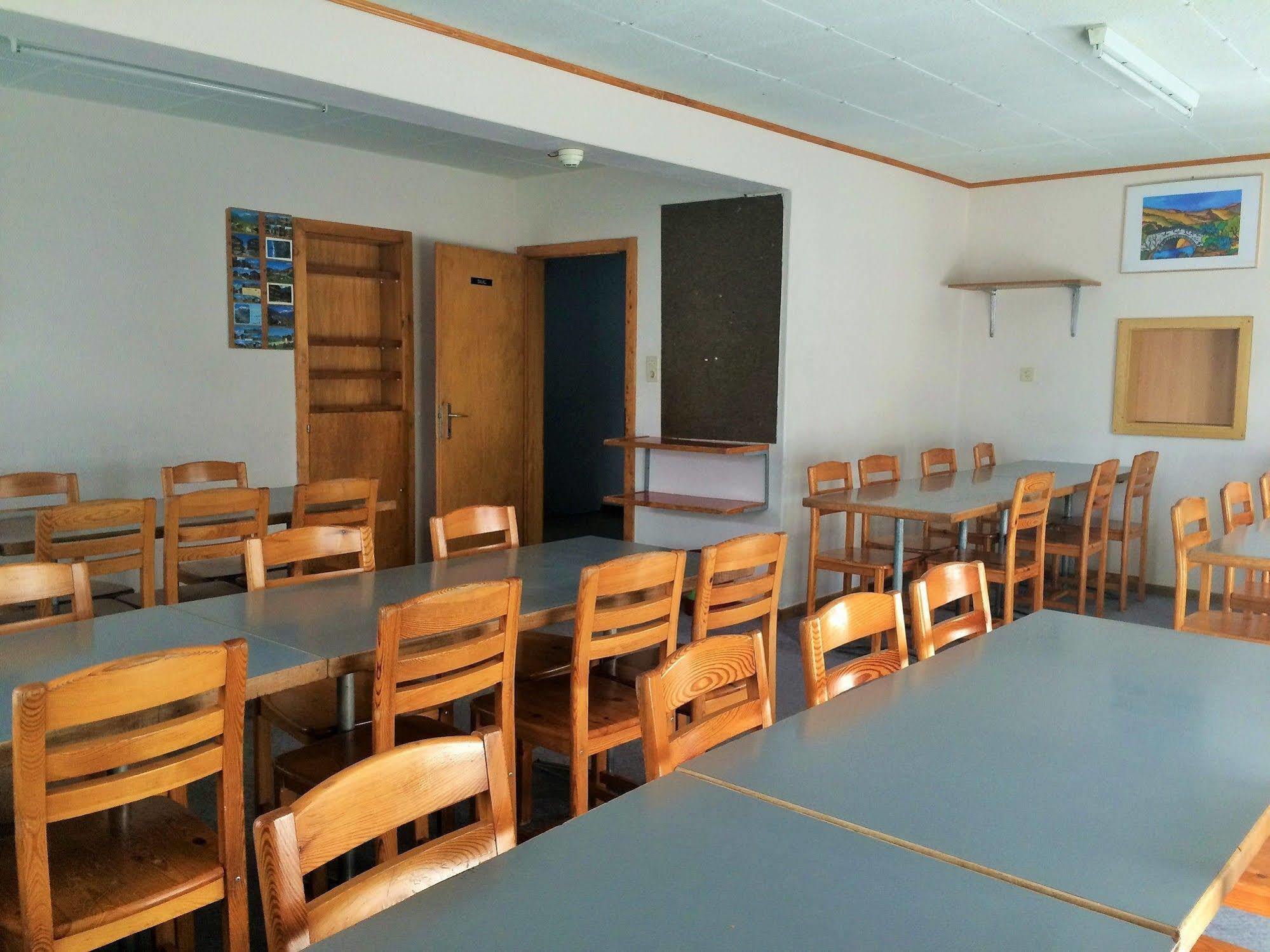 Gruppenhaus Rosy Hostel Grächen Екстериор снимка
